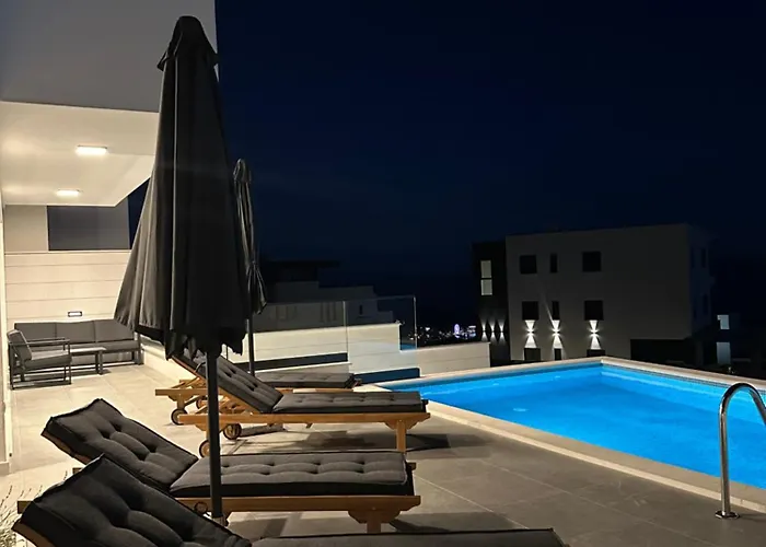 White Stone Макарська