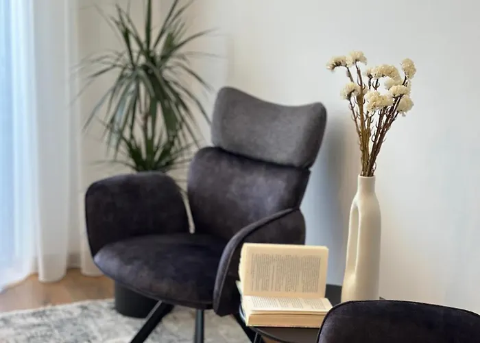 White Stone * マカルスカ